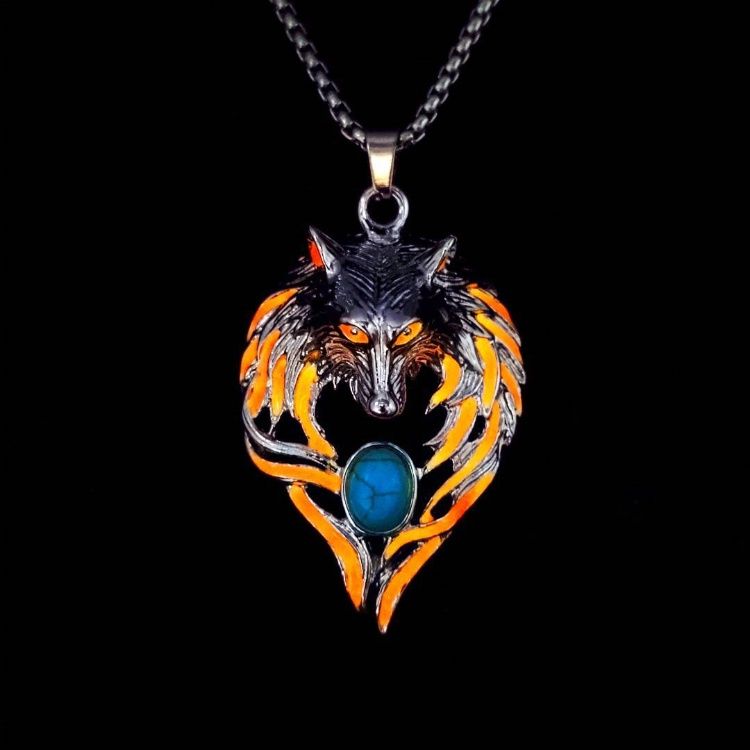 Street domineering Wolf King luminous necklace CRRSHOP Luminous pendant necklace, Hip Hop Turquoise Diamond Glow Pendant necklace free shipping