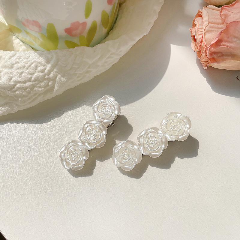 X9449 X9104 Women's Acrylic Camellia Flower Toothed Non-slip Hair Clips, Fashion Cute Hair Styling Accessories for Women Girls