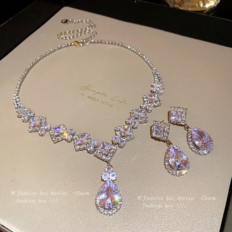 Elegant Banquet Jewelry Set with Rhombus & Water Drop Zircon, Shiny Crystal Clavicle Necklace and Matching Stud Earrings Light Luxury Accessory for Ladies Formal Occasion