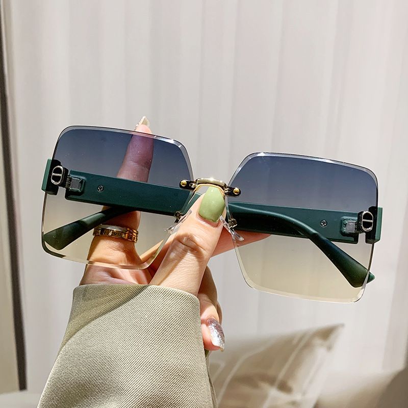 7714 Women's Summer Fashion Rimless Gradient Sunglasses Outdoor Sunscreen Sunglasses