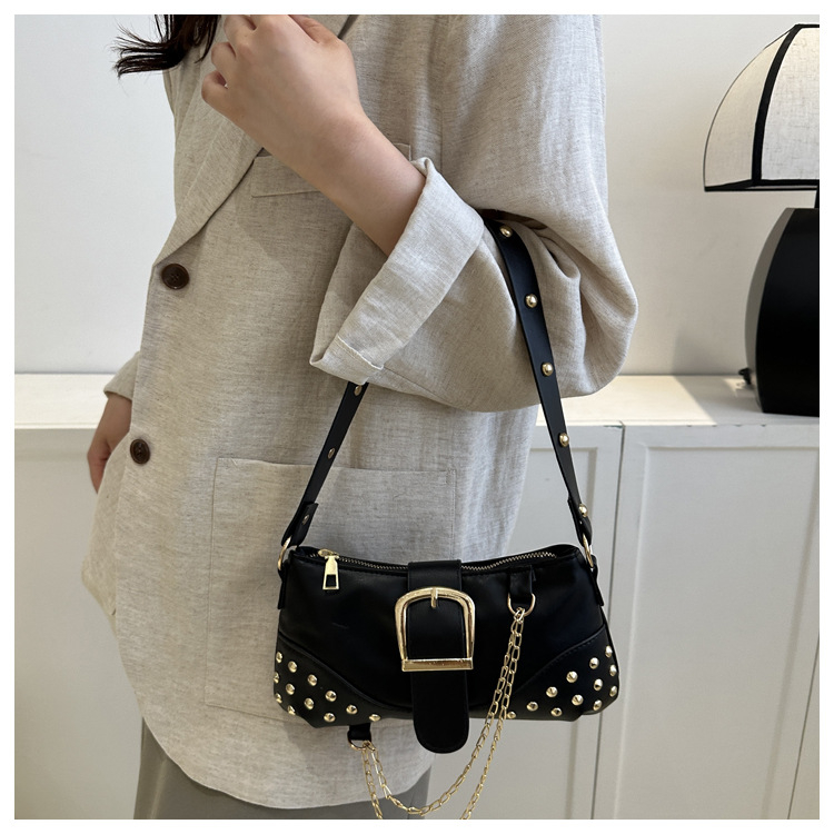 2024 New Rivet Fashion Chain Shoulder Bag Ladies Leisure Work Bag Monochrome Crossbody Bag