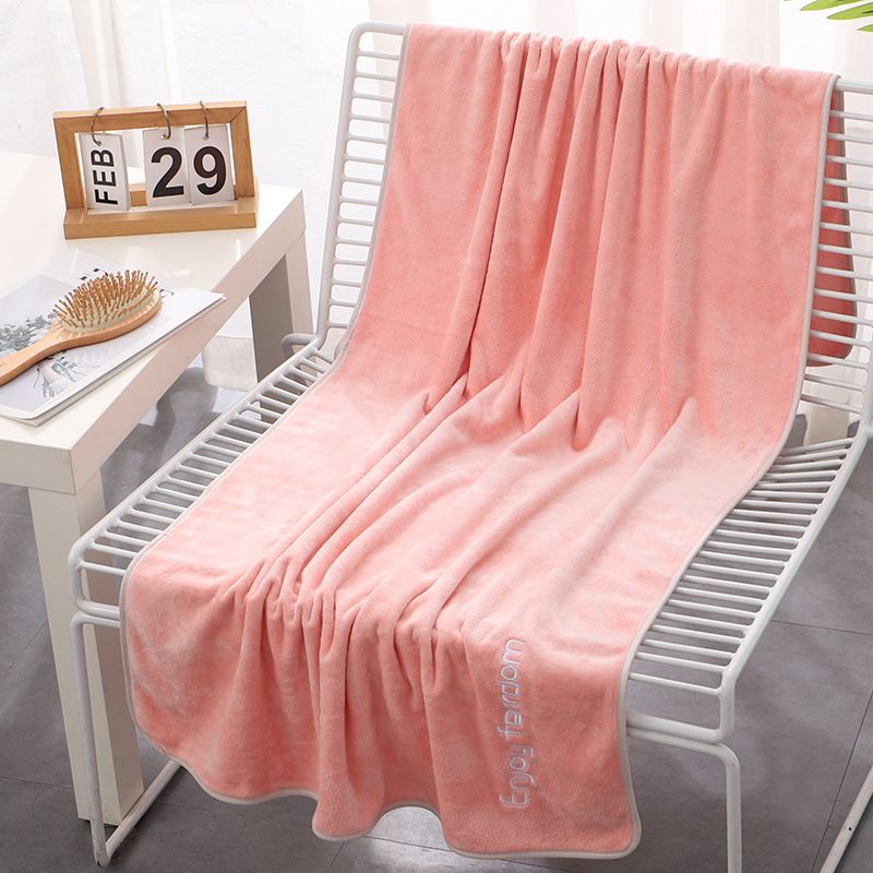 Large household bath towel with enhanced water absorption and quick drying property, without shedding fibers. Ideal for couples for bathing. Large-sized towel.