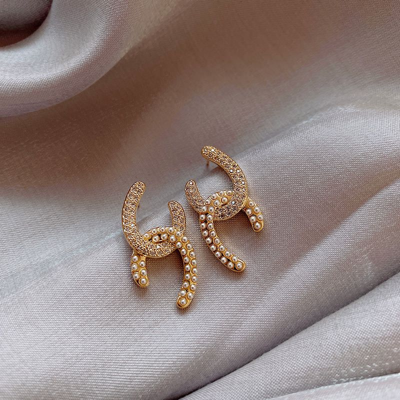 M1153 New Geometric Rhinestone Earrings Pearl Gift Fashion Women Party Holiday Jewelry