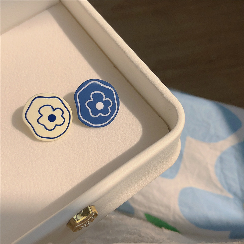 Women's Simple Blue and White Floral Round Earrings Jewelry Gift