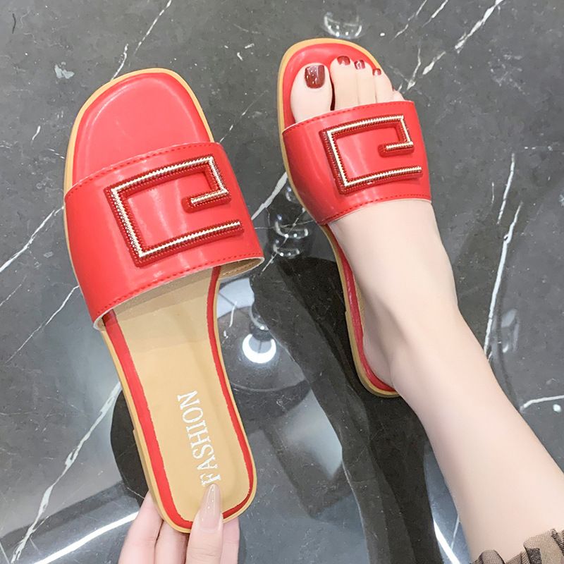 Big size metal clasp cool slipper female 2025 summer new senior feeling all kinds of casual flat one flip-flop female