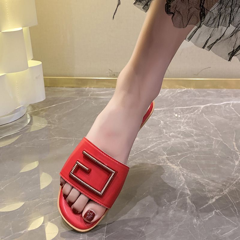 Big size metal clasp cool slipper female 2025 summer new senior feeling all kinds of casual flat one flip-flop female
