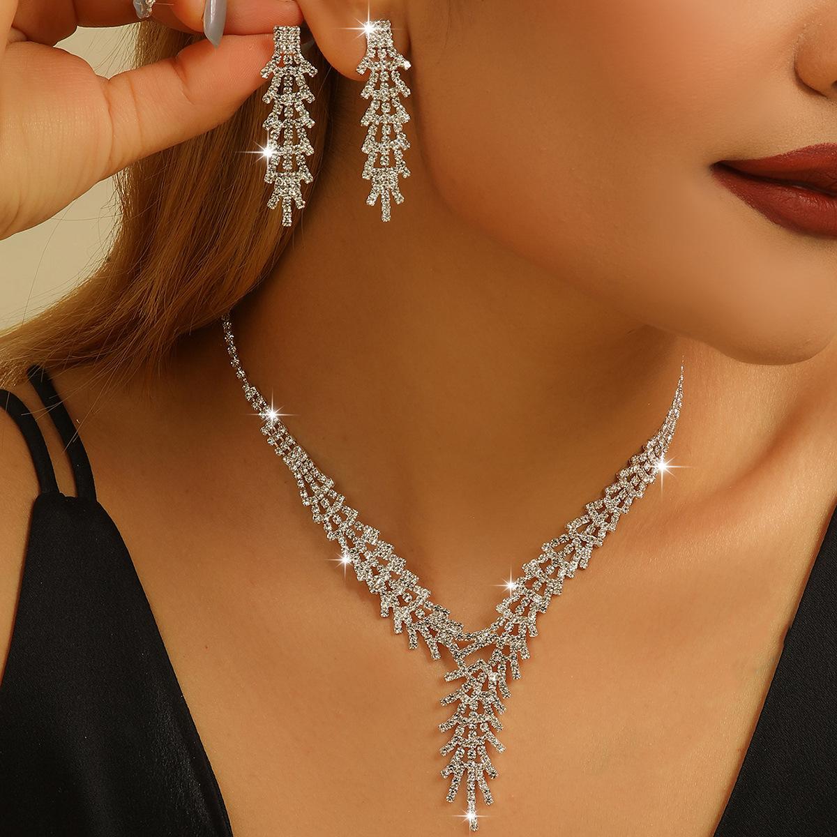 Sparkling Cubic Zirconia Bridal Necklace Earrings 2Pcs Set Adjustable Length Elegant Tassel Dangle Ear Jewelry Shiny Rhinestone Formal Party Wedding Banquet Prom Evening Gown Matching Accessories Eco-friendly Daily Banquet Bridal Essential Versatile Women Dress Up Ornament Gift
