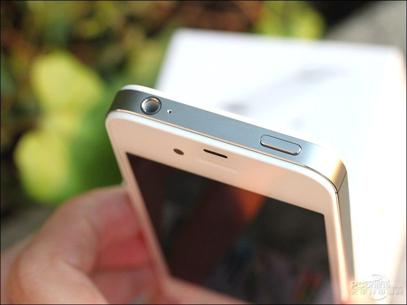 Apple IPhone 4S -3,5 '' 16 GB + 512 MB RAM 