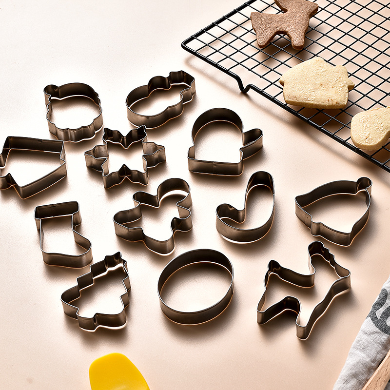 CM0447 Cookie Cutters,12 Pieces Xmas Biscuit Cutters 304 Stainless Steel with Snowman,Snowflake,Bell,Santa,Glove,Boot,Elk,Crutch,Tree Shapes for Birthday, Baking, Christmas Sandwich Cutter for Kids