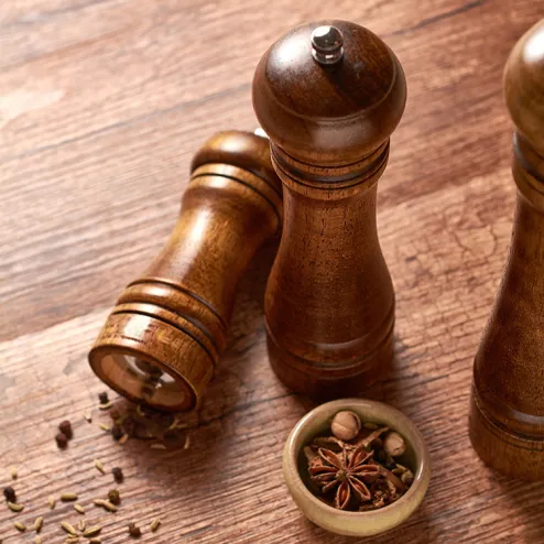 Wooden Pepper Mill or Salt Mill - Best Pepper or Salt Grinder Wood with a  Adjustable Ceramic Rotor and easily refillable - Oak Wood Pepper Grinder  for