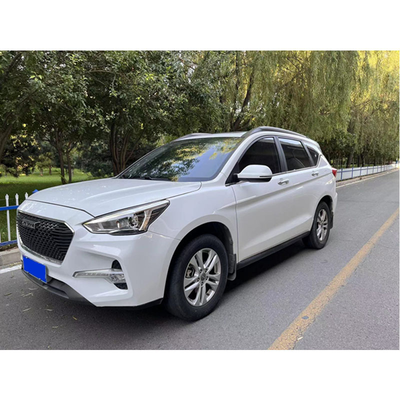 2019 version of Haval M6 automatic white high-end car compact car