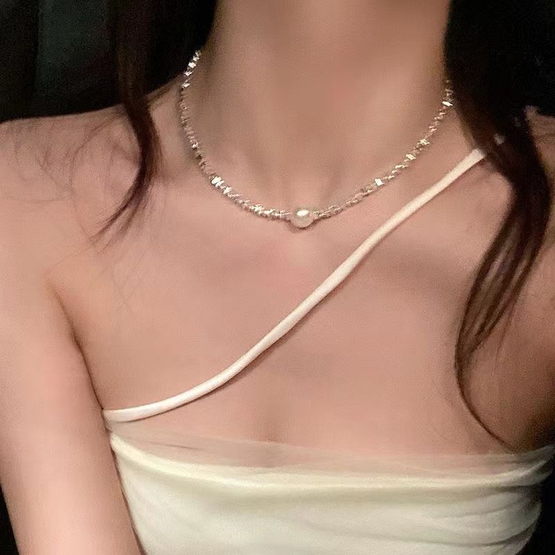 Various styles of fashion new pearl party necklace fashion high-end temperament clavicle chain net celebrity necklace clavicle chain niche dress accessoriesPearl Silver Necklace