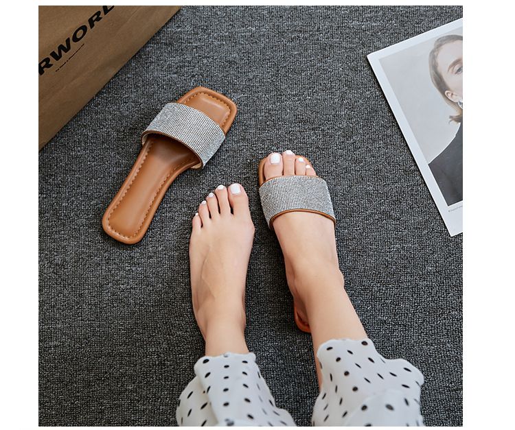 Square head flat flat comfortable slippers 2024 new women's drag outside to wear Europe and the United States large size leisure beach sandals 993