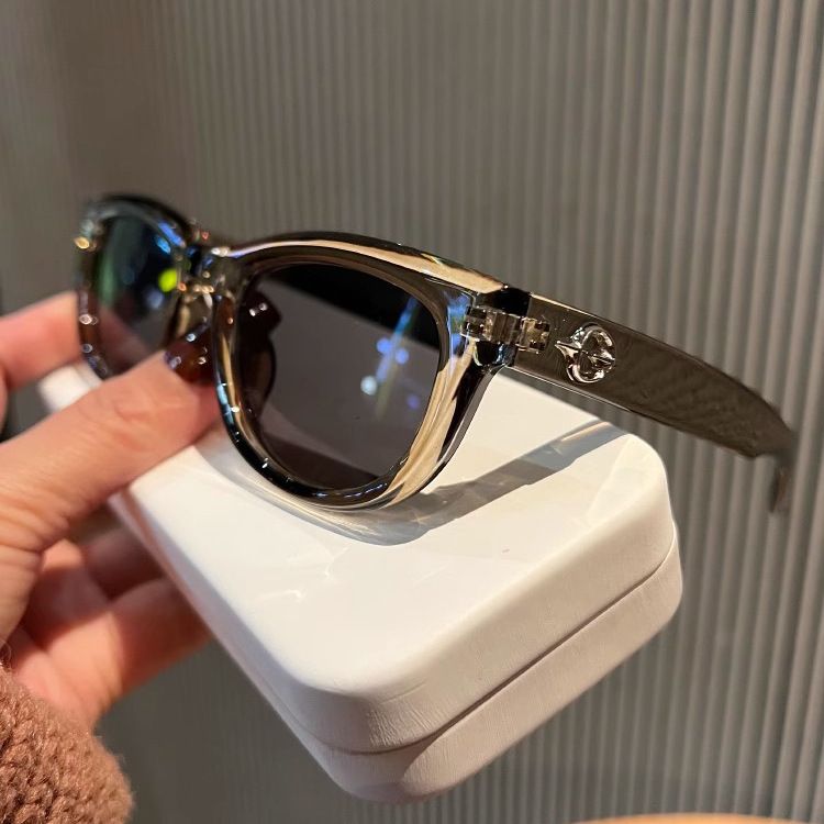 Fashion Women Cat Eye Sunglasses, Trendy Slim Face Eyewear for Street Shooting, UV400 Sun Protection Shades, Personalized Styling Accessories for Outdoor Daily Wear