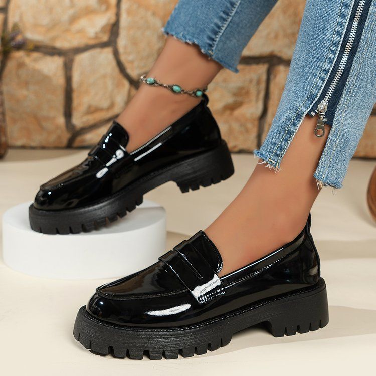 2025 New style patent leather glossy fringed mid-heel retro loafers, large-sized European and American export fashion casual single shoes