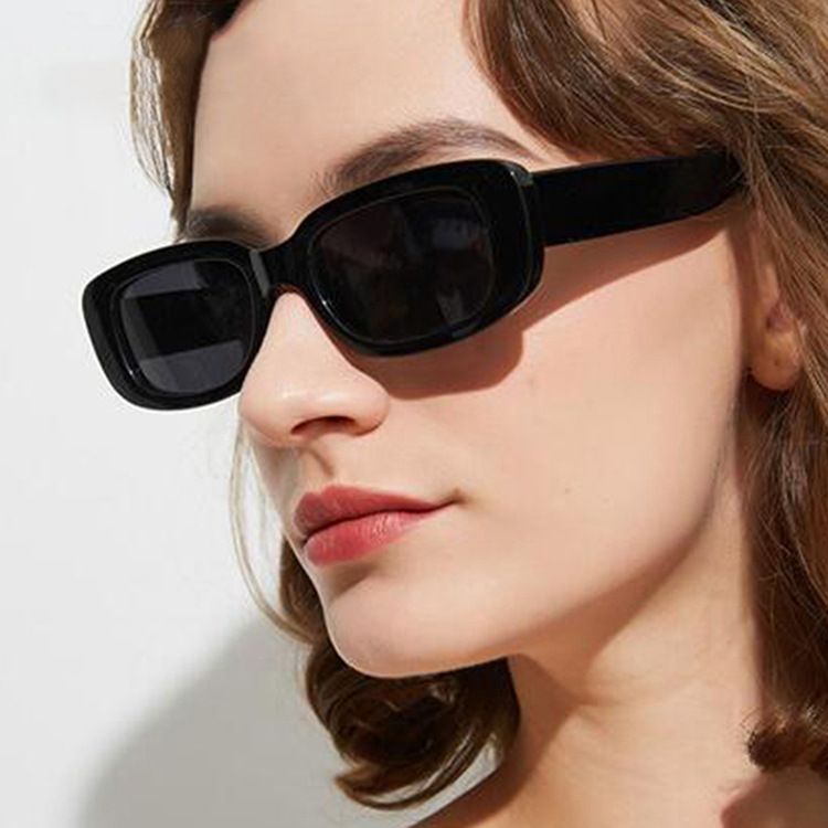 The new simple square fashion punk street catwalk sunglasses 9074