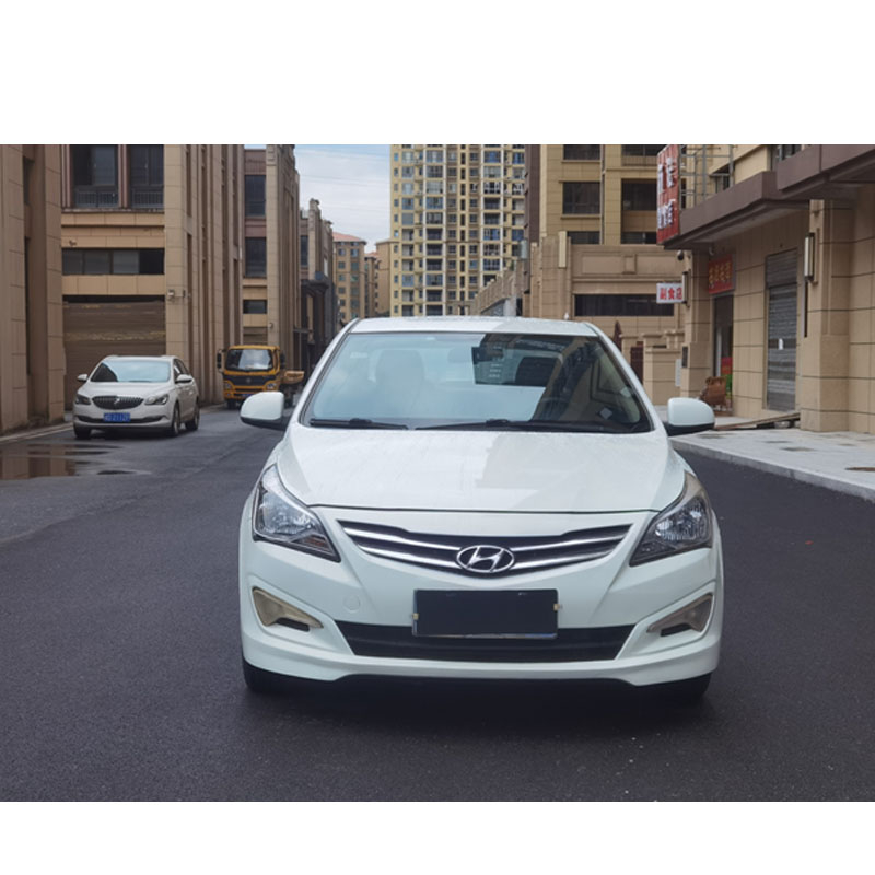 2014 Edition Automatic High with Hyundai Rena White car compact car