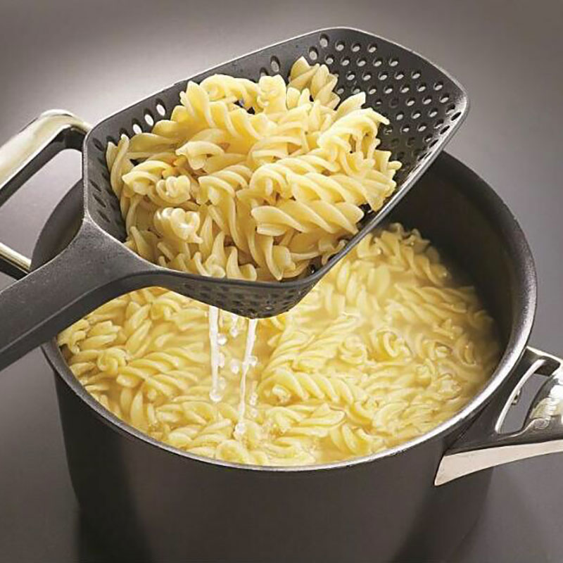 1PC Kitchen Accessories Nylon Strainer Scoop Colander Drain Water Leaking Shovel Stainer Gadgets Cooking Tools