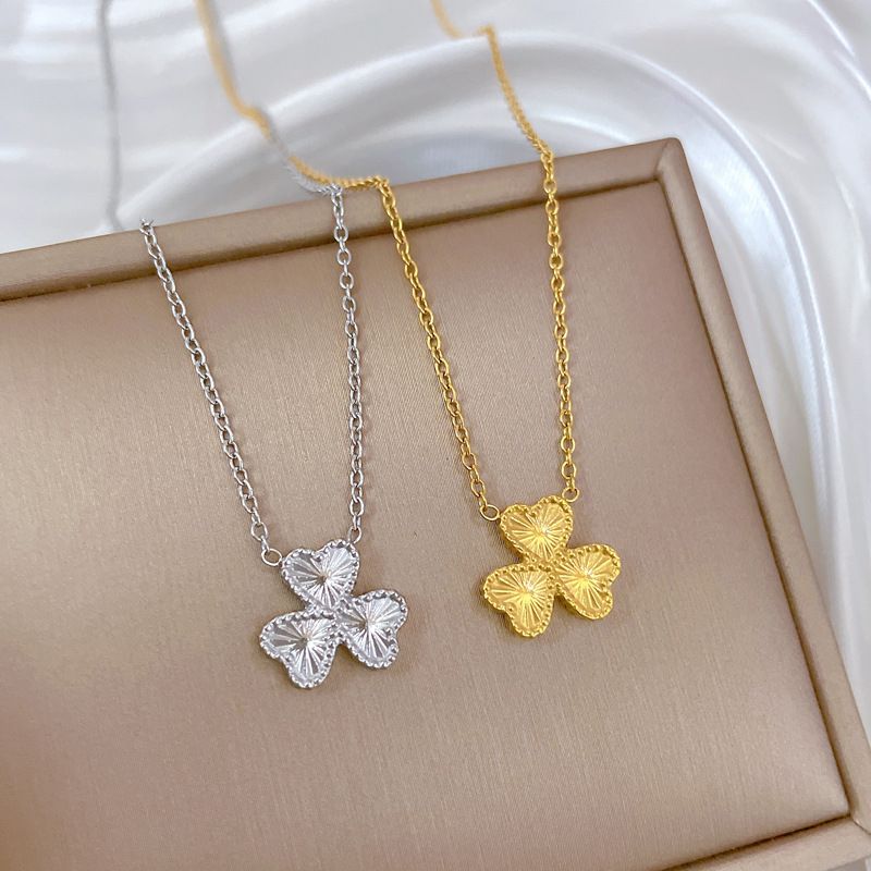 Solid Titanium Steel Laser Cut Heart Pendant Necklace Real Gold Plated Minimalist Ins Style Women Clavicle Chain Shiny Fashion Neck Jewelry Versatile Daily Casual Dating Elegant Accessory Gift for Ladies
