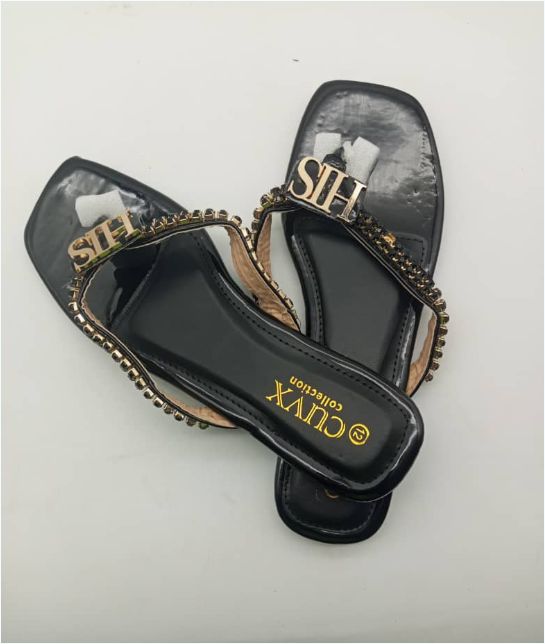Women's Slippers With Comfortable Letter V Metal Buckle Diamond Flat Sandals New Design- Ladies Flat Shoes