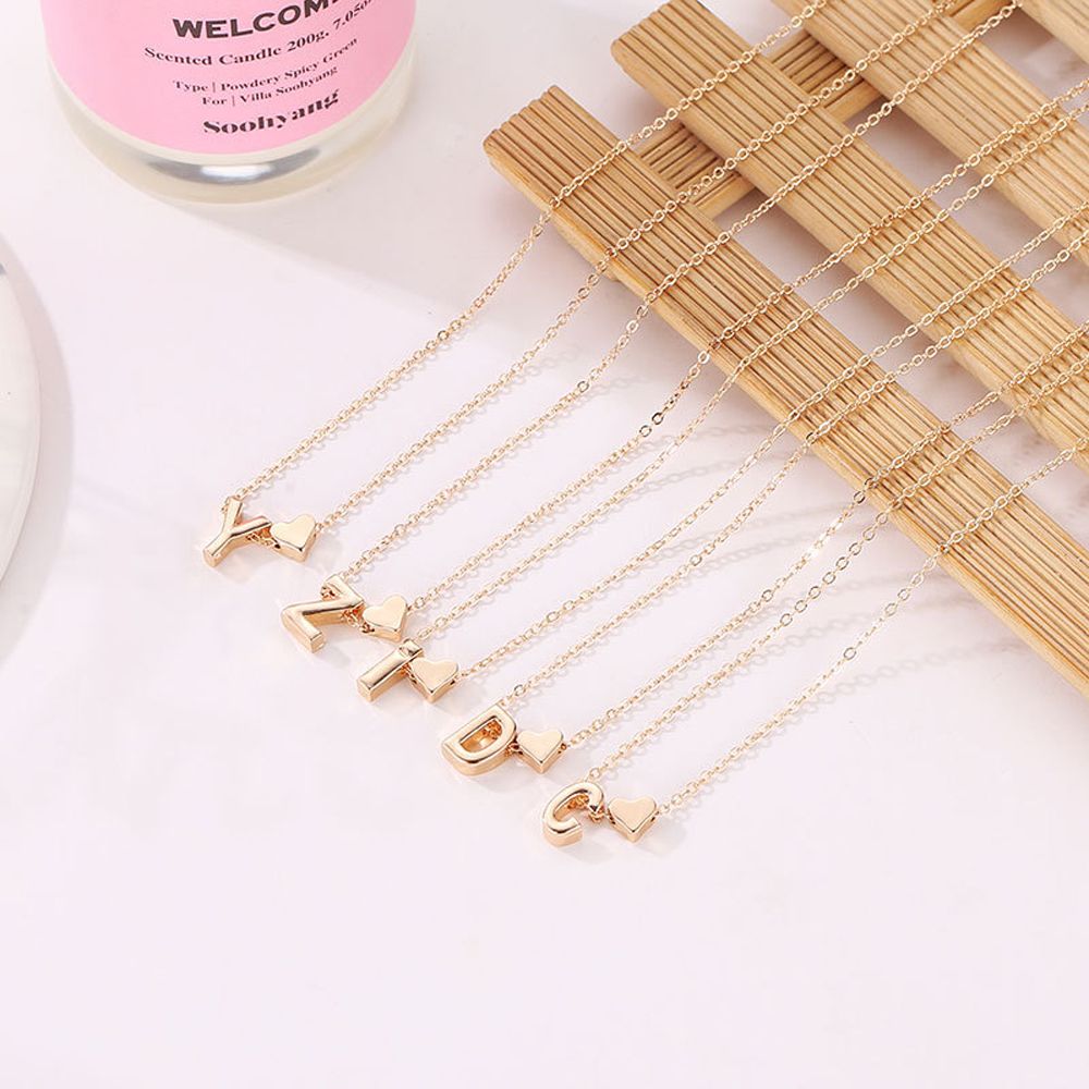 New simple peach heart-shaped letter necklace, elegant and versatile 26-letter original heart clavicle chain
