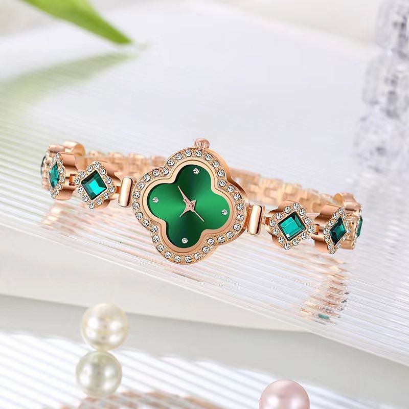 Best Wrist Watches For Ladies  Four-Leaf Clover Bracelet, Versatile, Luxurious, Green Gem-Set Diamond Compact Watch