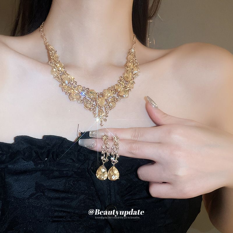 Fashion Shiny Rhinestone Water‑Drop Necklace & Earring Jewelry Set, Retro Niche Elegant Clavicle Chain, Light Luxury Decorative Accessories for Party Wedding Daily Matching