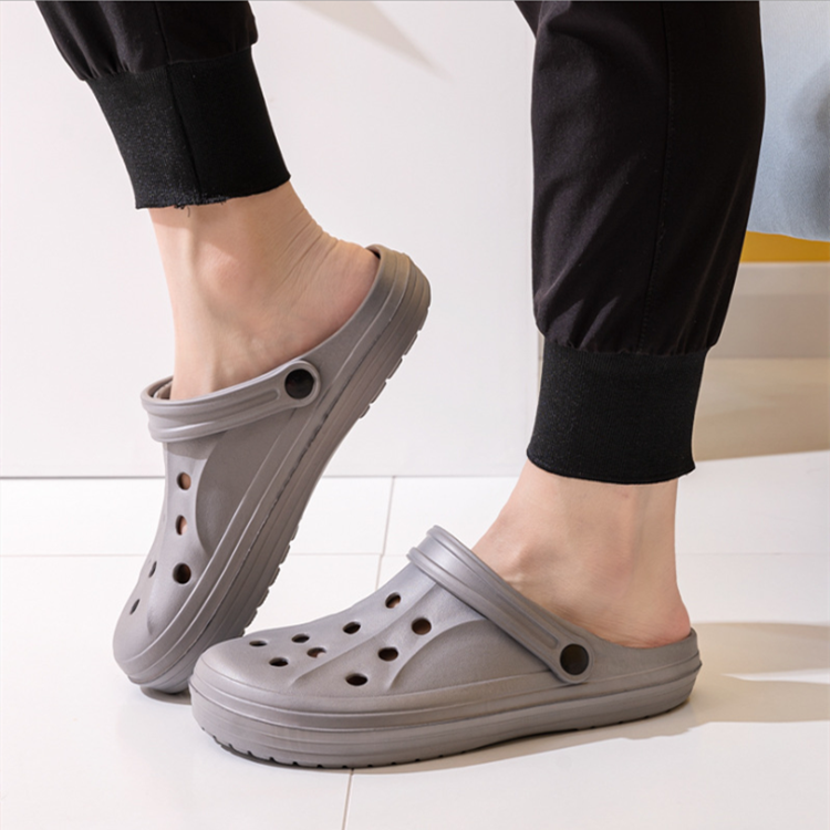 New men's fashionable outdoor Dongdong sandals light, breathable and comfortable home slippers non slip and wear-resistant beach sandals
