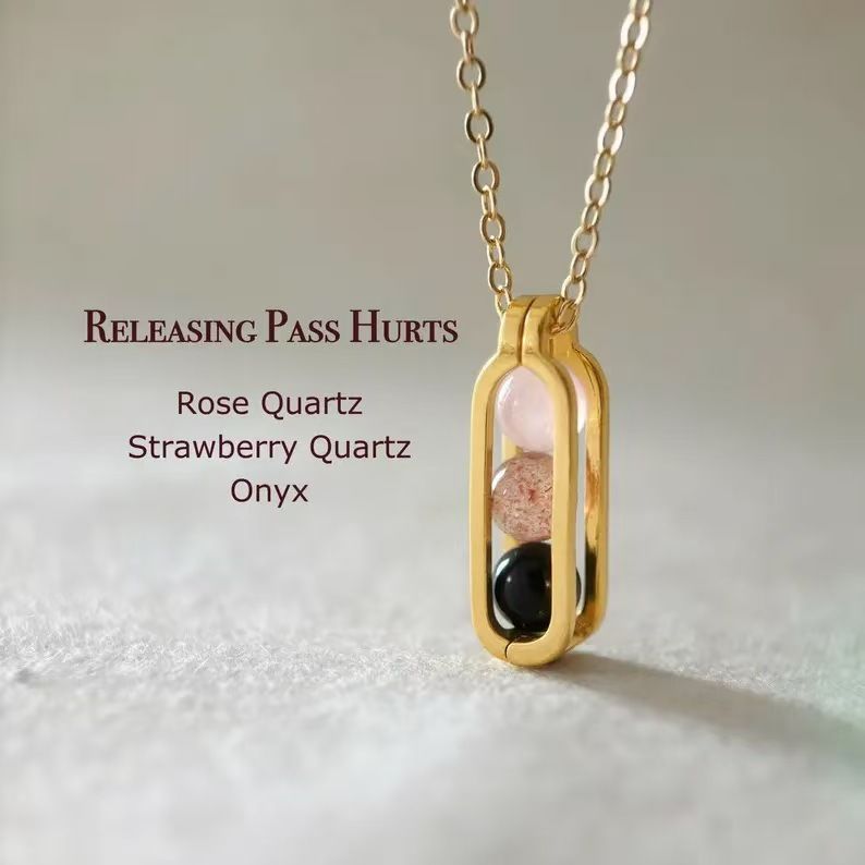 Stylish Oval Empath Protection Necklace, crafted with premium stainless steel frame and natural crystal gemstone. It helps strengthen personal energetic boundaries, block external negative emotions and relieve mental stress