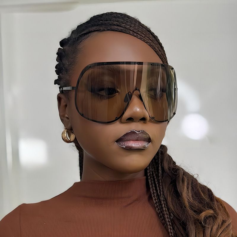 Fashion Ladies Oversized One‑Piece Tea Lens Sunglasses, Elegant High‑End UV‑Block Shades for Outdoor Travel, Beach and Festival Gift Giving