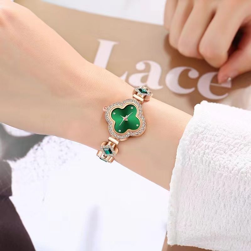 Best Wrist Watches For Ladies  Four-Leaf Clover Bracelet, Versatile, Luxurious, Green Gem-Set Diamond Compact Watch