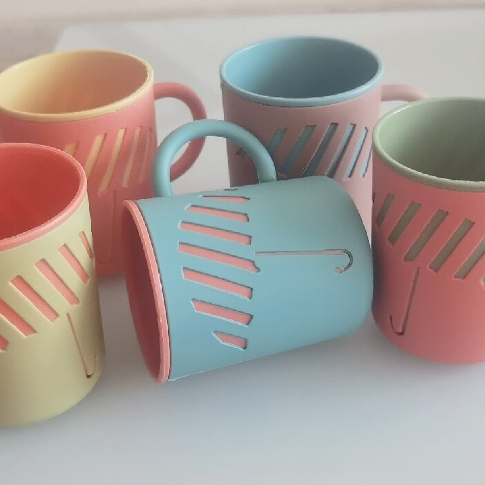 Double-layer fashion cups, plastic two-color toothbrush cups, daily necessities, double-layer thickened toiletry cups, brushing teeth, and mouthwash cups 