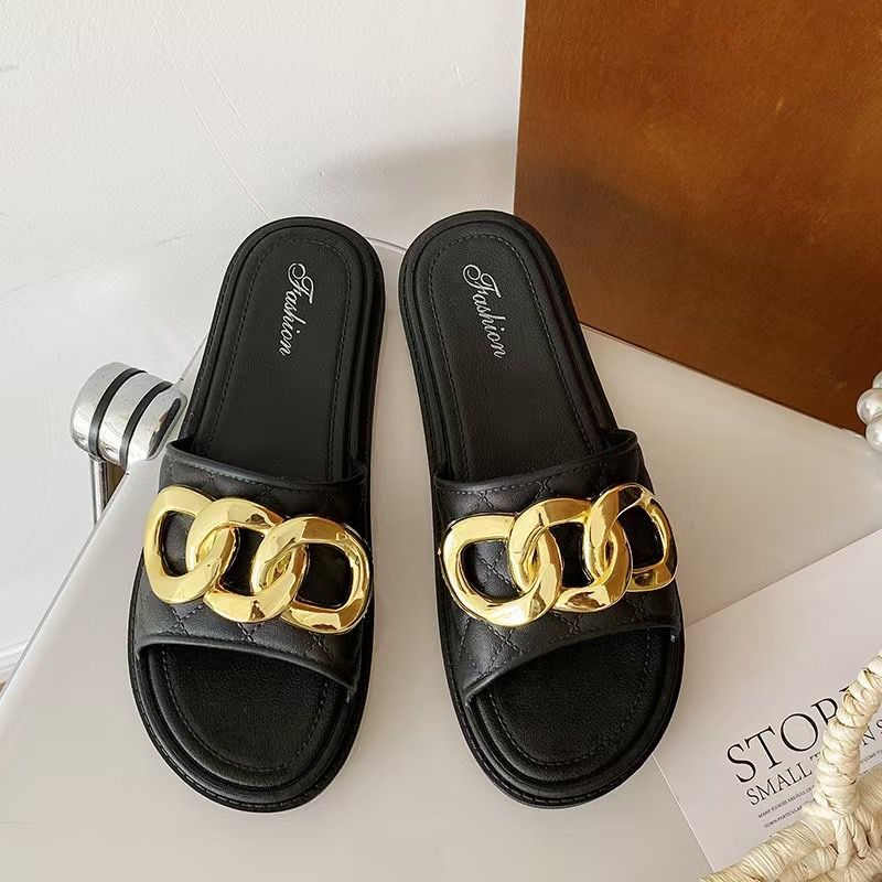 Thick Soled Fashionable Summer Slippers Beach Casual Flat Bottomed  soft sandals for women and ladies