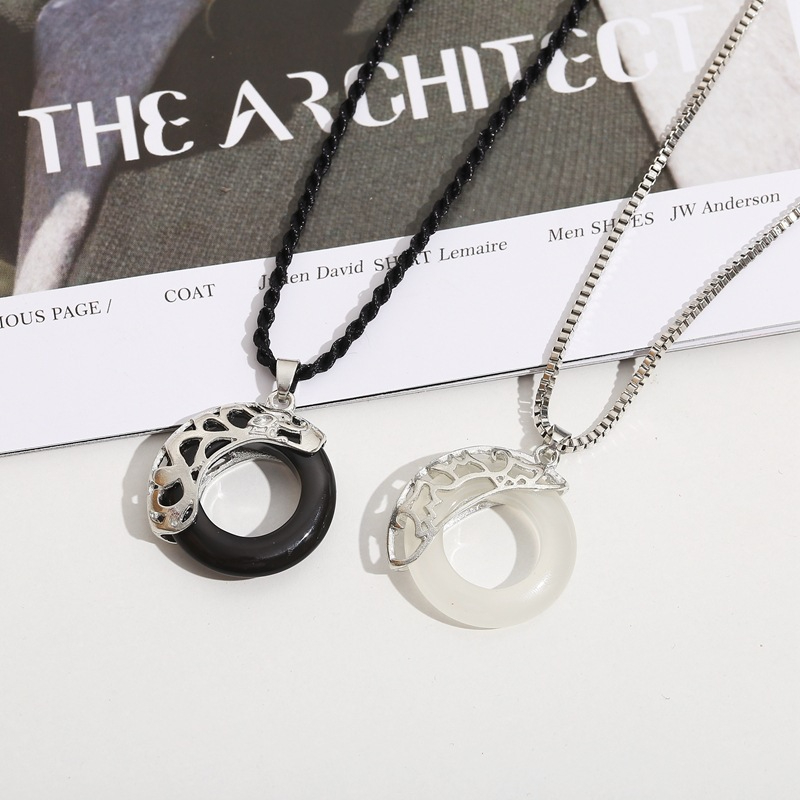 X Men and Women Dragon and Phoenix Chengxiang Couple Pendant Necklace Simple Collarbone Chain