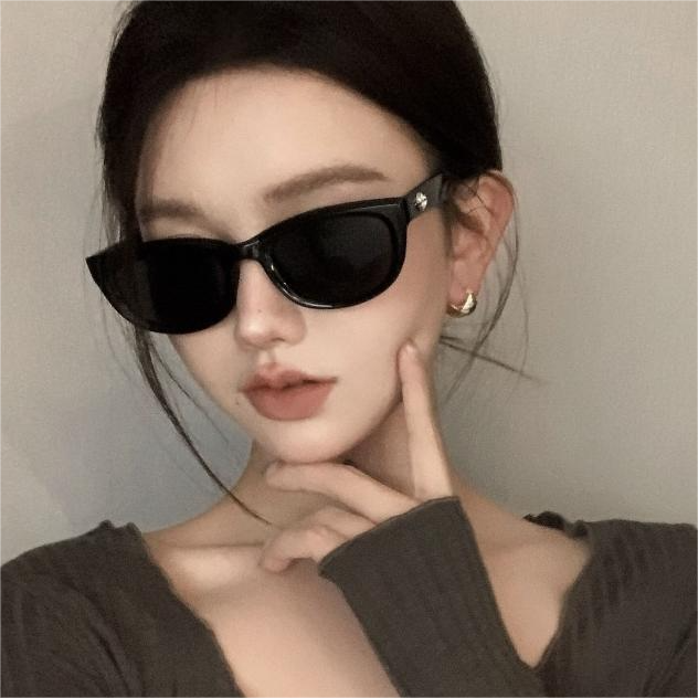 A8-28 Women's Retro Cat Eye Black Sunglasses for Outdoor Sports, Uv Resistant and Strong Sunlight Sunglasses
