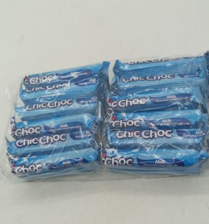 CHIC CHOC CHOCOLATE, MILK-FLAVOURED CREAM BISCUIT, STRAWBERRY 23g