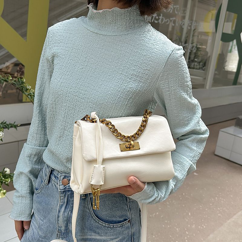 2025 Little Bear new casual versatile large capacity shoulder bag, niche women's bag, retro fashion crossbody bag