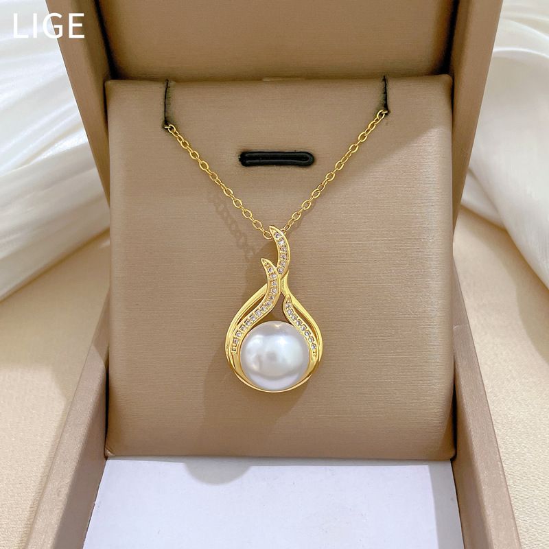 Women Titanium Steel Mermaid‑Tail Pearl Pendant Clavicle Necklace, Sparkling Micro‑Paved Zircon Inlaid Charm Necklace, Elegant Luxury Fashion Neck Jewelry, Adjustable 40+5cm Chain, Versatile Daily Dating Banquet Accessory Gift for Ladies