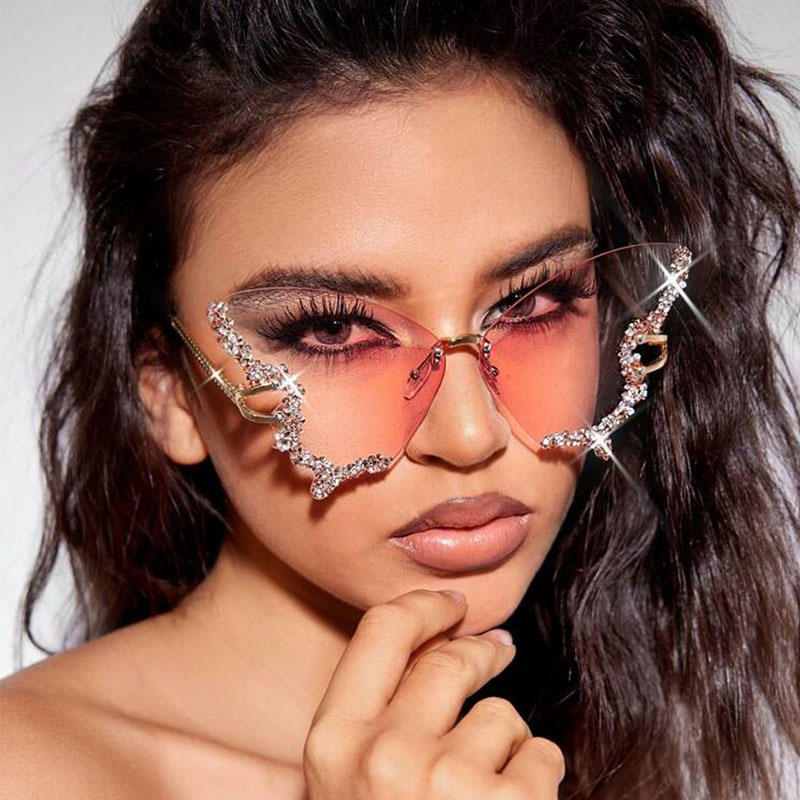 New butterfly shaped diamond studded sunglasses for women, fashionable and personalized sunglasses with broken diamonds