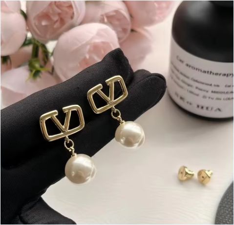 Jewellery Pearl Earrings Luxury Brand Original Trendy Jewellery Letter V Channel Stainless Steel Earrings Designer
