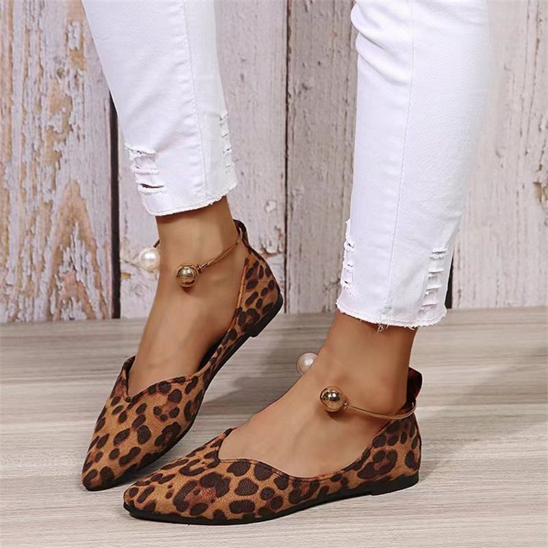 Summer new European and American fashion pointed foot set square with fashion casual large size women's shallow mouth metal buckle women's single shoes 17513