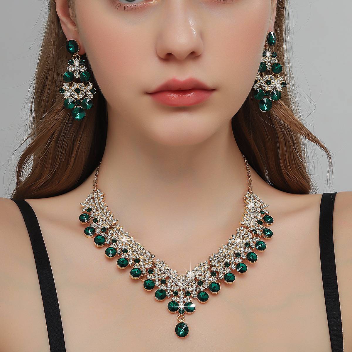 Luxury Tassel Clear Rhinestone Necklace Earrings 2Pcs Jewelry Set Silver Plated Shiny Teardrop Crystal Choker Statement Ornament Elegant Bridal Wedding Dress Accessory Sparkling Water Drop Rhinestone Jewelry For Evening Banquet Prom Formal Party Women Wedding Gift
