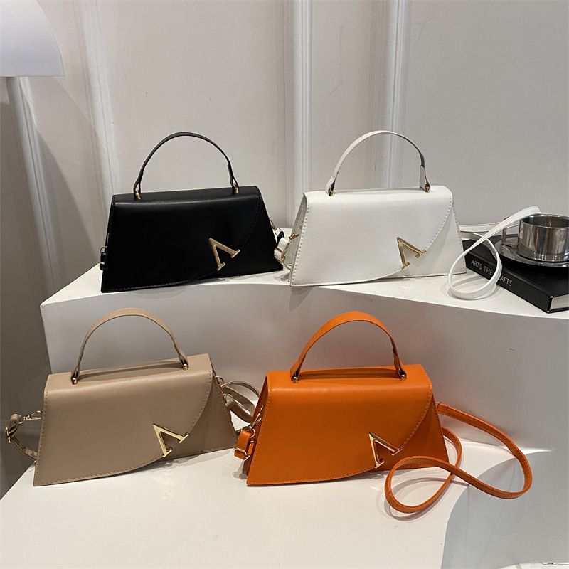 Women Shoulder Bag for Work Commute Minimalist Solid Color Exquisite Small Handbag Niche‑Design Ladies Crossbody Purse for Office Daily Shopping Dating
