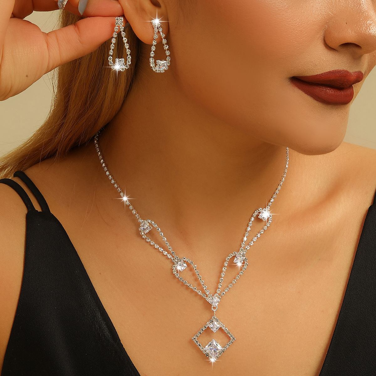 Stylish Light Luxury Square Cut Zircon Necklace Earrings 2Pcs Jewelry Set, Adjustable 40-55cm Sparkly Clavicle Chain, Dazzling Geometric Pendant Design, Elegant Bridal Accessories, Matching Wedding Gowns & Evening Outfits, Suitable for Wedding Events, Banquets, Proms and Formal Gatherings, Nice Gift Selection for Women on Birthday, Holiday and Anniversary Days
