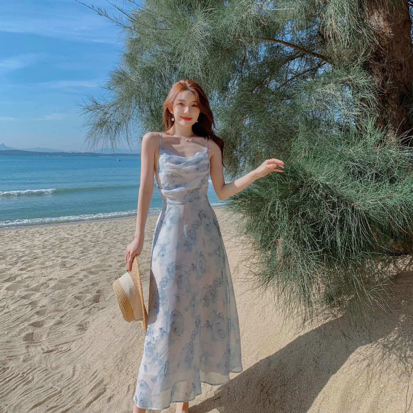 Women's summer 2022 new chiffon dress with a wide waist and a thin waist