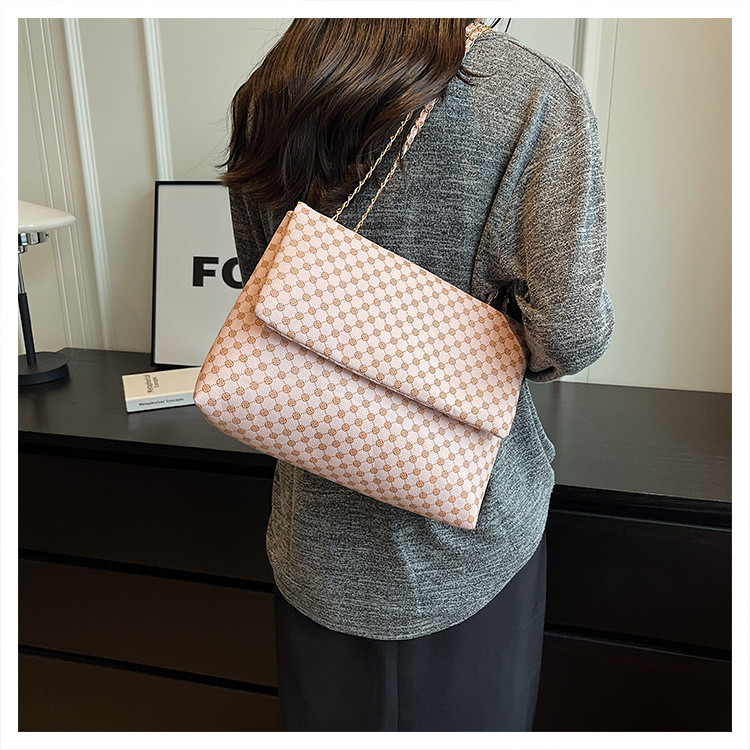 2024 New Texture Simple Bag Pattern Trend Simple Casual Shoulder Bag Western Style Small Diagonal Small Square Bag