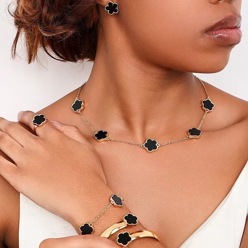 5-piece set Women's minimalist five leaf grass jewelry set, lucky flower necklace, versatile hand jewelry earrings