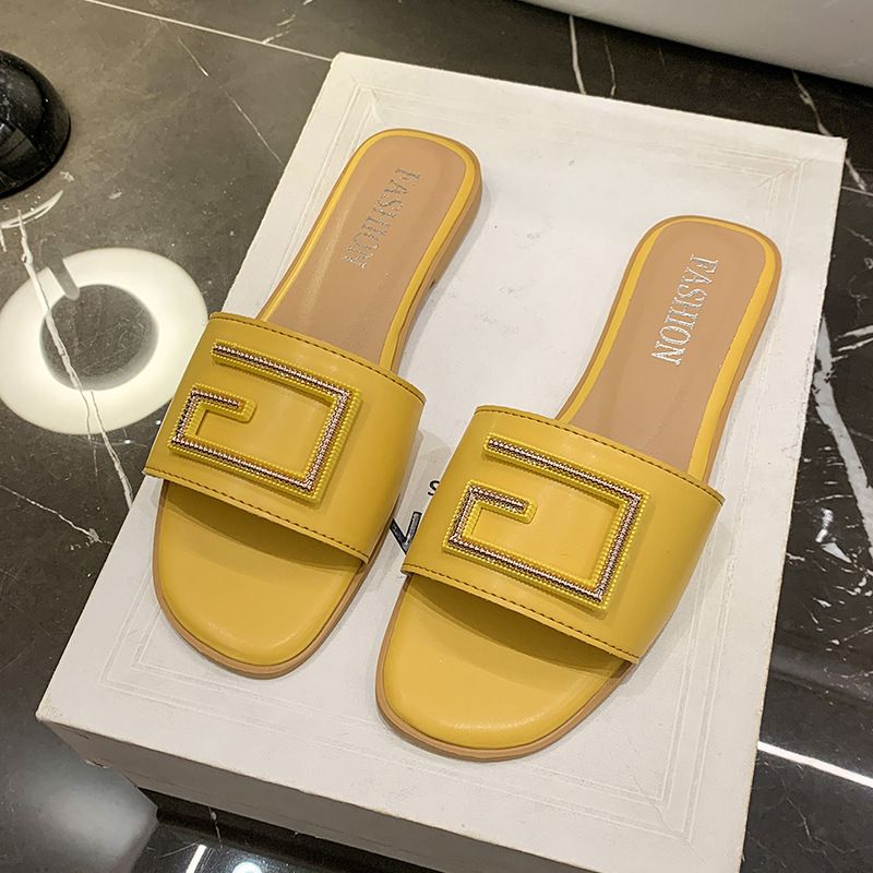 Big size metal clasp cool slipper female 2025 summer new senior feeling all kinds of casual flat one flip-flop female
