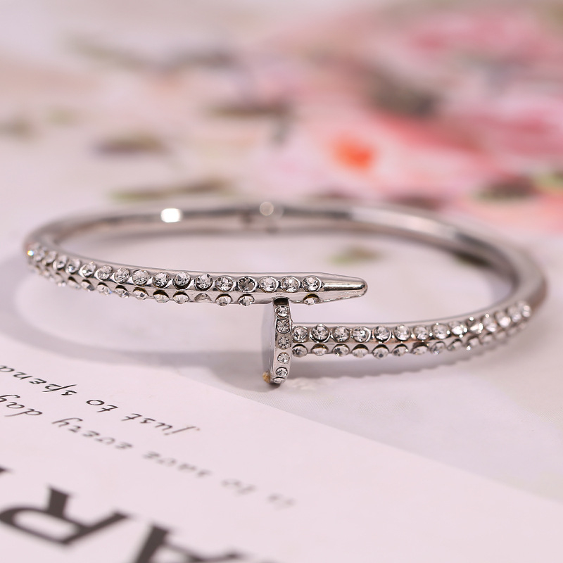 women's diamond-set watch set fashion girl nail bracelet and watch set