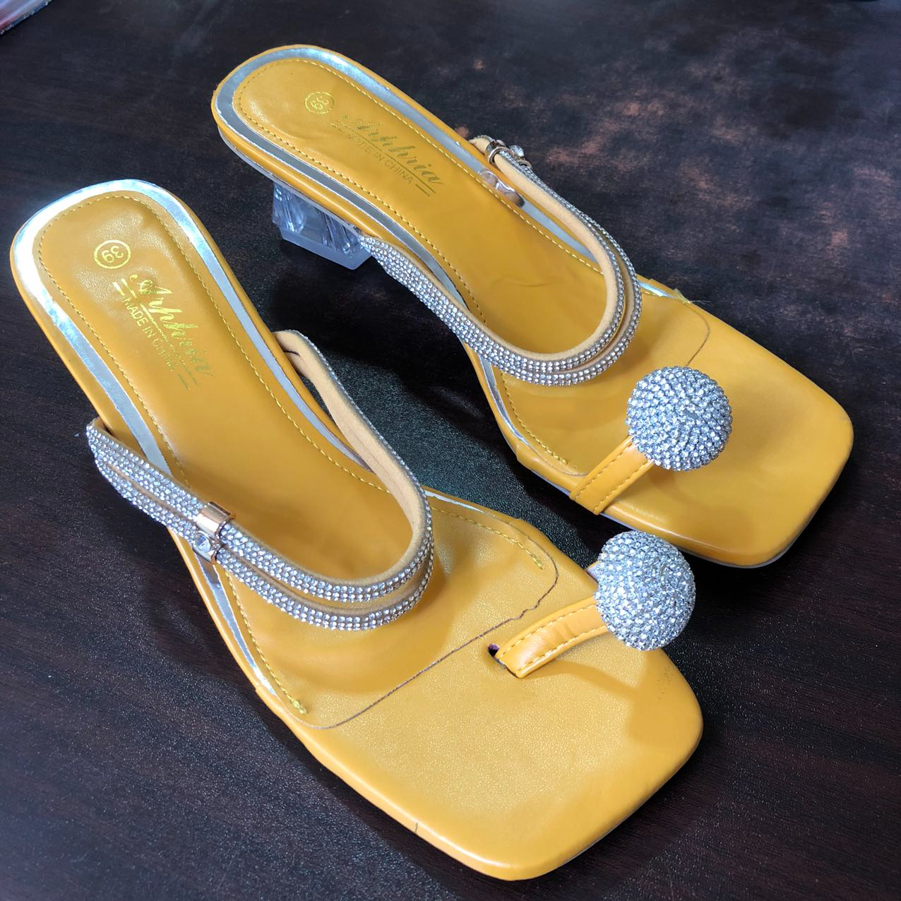 Fashion Ladies Shoes High Heels Pigeon Egg Crystal Strap Sandals